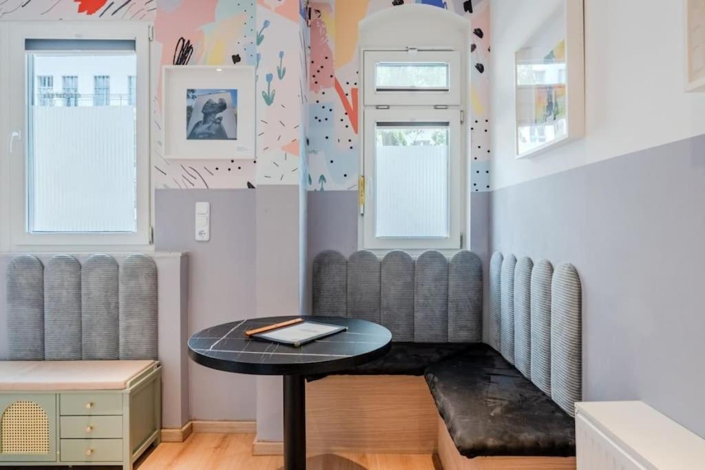 Funky Street Art Studio In Central * Berlim
