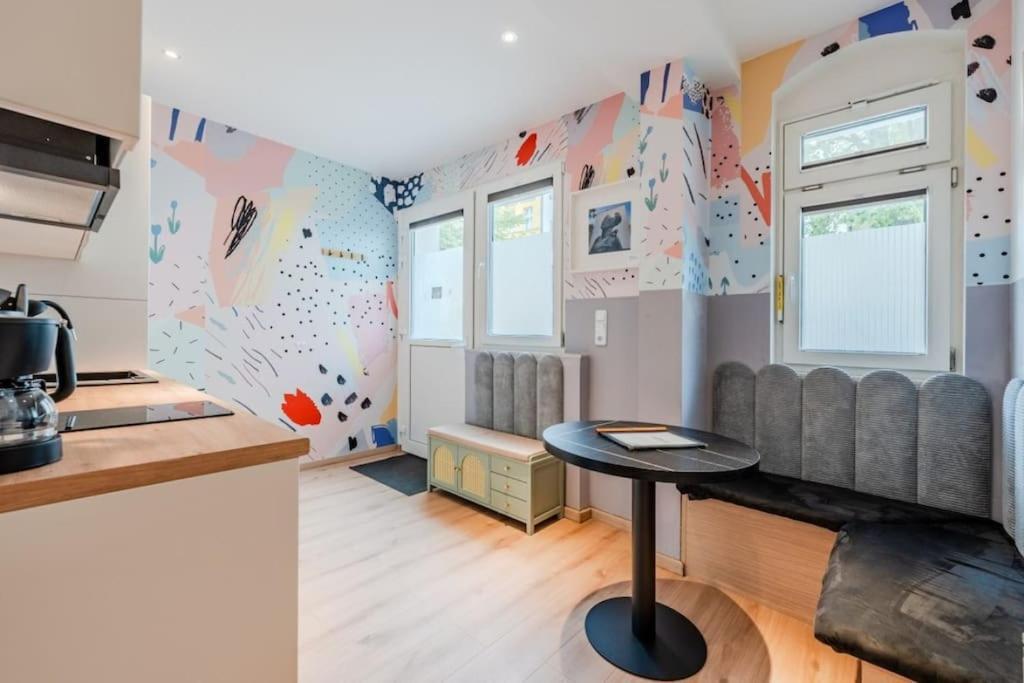 Funky Street Art Studio In Central * Berlim